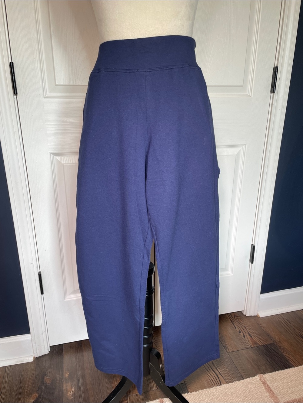 NWOT Denim & Co. Active Navy Blue Wide Leg Pull On Crop Pants Size Large Petite